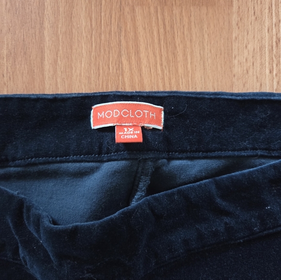 Modcloth Navy Blue Velvet Anle Pants Goth Whimsical Glam 90s Size 1X - Picture 7 of 8